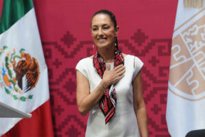 Claudia Sheinbaum arriba a Michoacán como parte de su gira