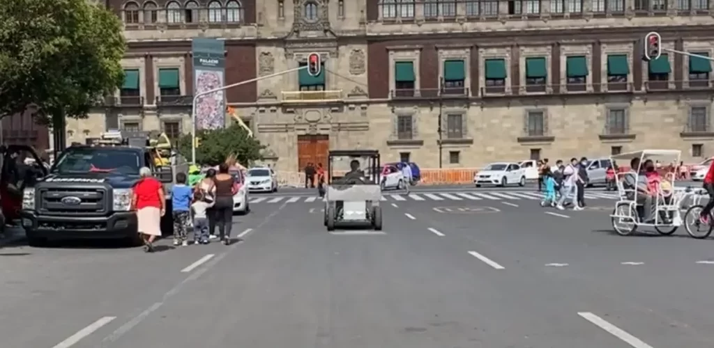 Mexicano creó un miniauto eléctrico que podría estar al alcance de muchos