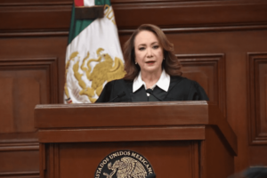 Juez revocó suspensión que frena procedimiento de la UNAM contra tesis de Yasmín Esquivel