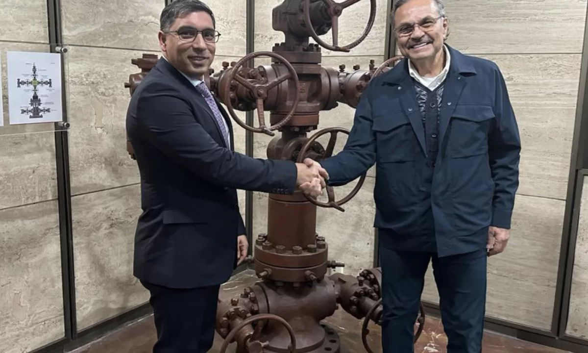Pemex y petrolera estatal de Venezuela consideran colaboración bilateral