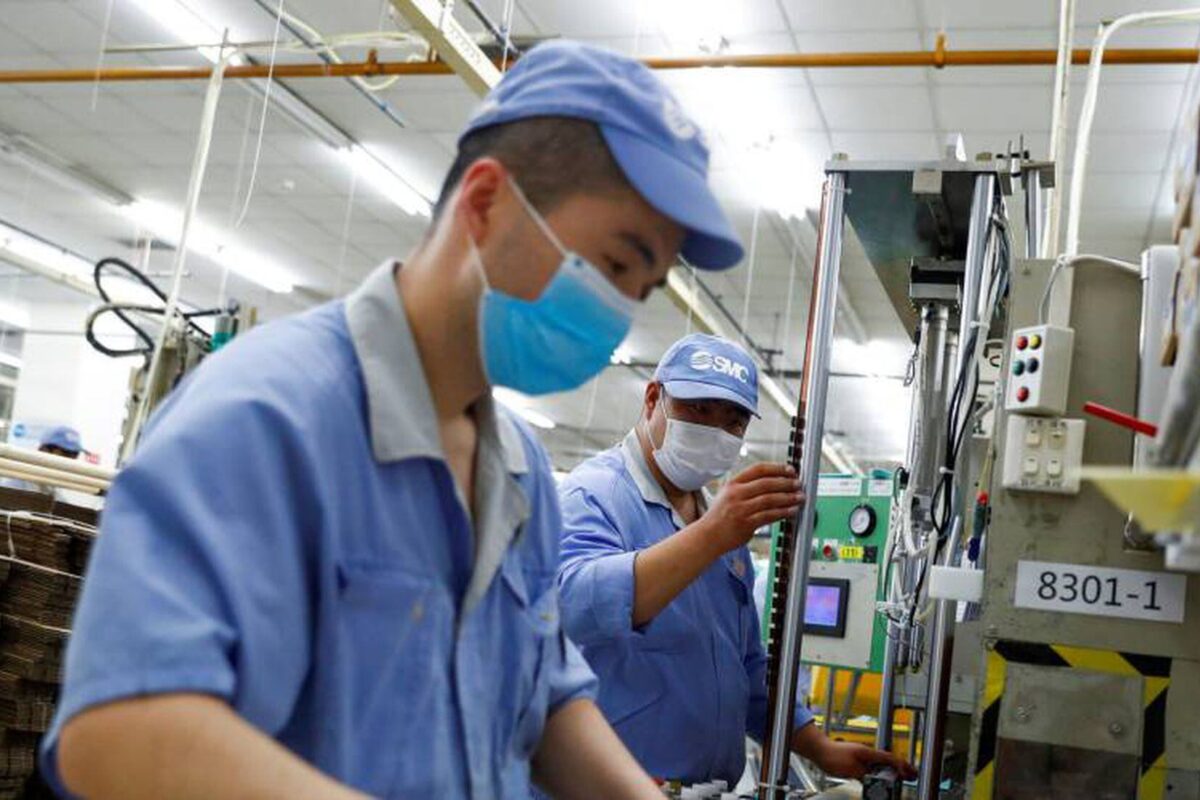 Cayó actividad en la industria manufacturera de China más de lo esperado en noviembre
