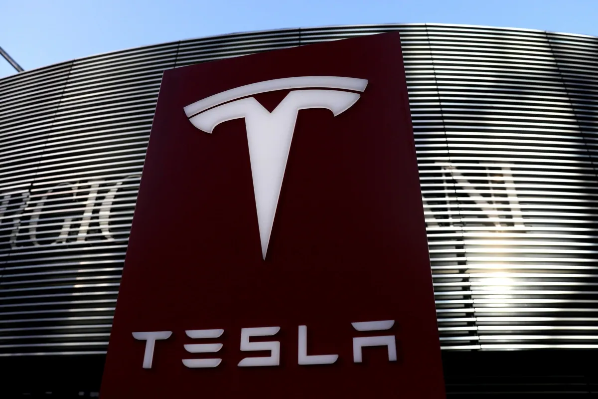 Tesla advierte fuerte desaceleración en volumen de autos