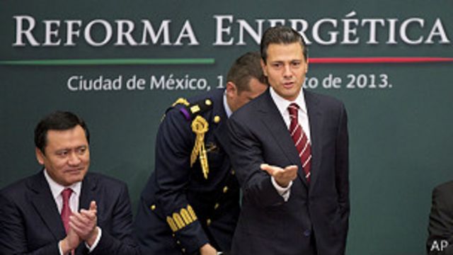 El presidente López Obrador alista propuesta para revertir reforma energética de Peña Nieto