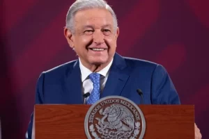 Presidente López Obrador firma decreto para la entrada en vigor del Fondo de Pensiones