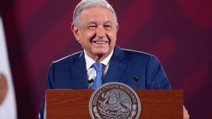 Presidente López Obrador firma decreto para la entrada en vigor del Fondo de Pensiones