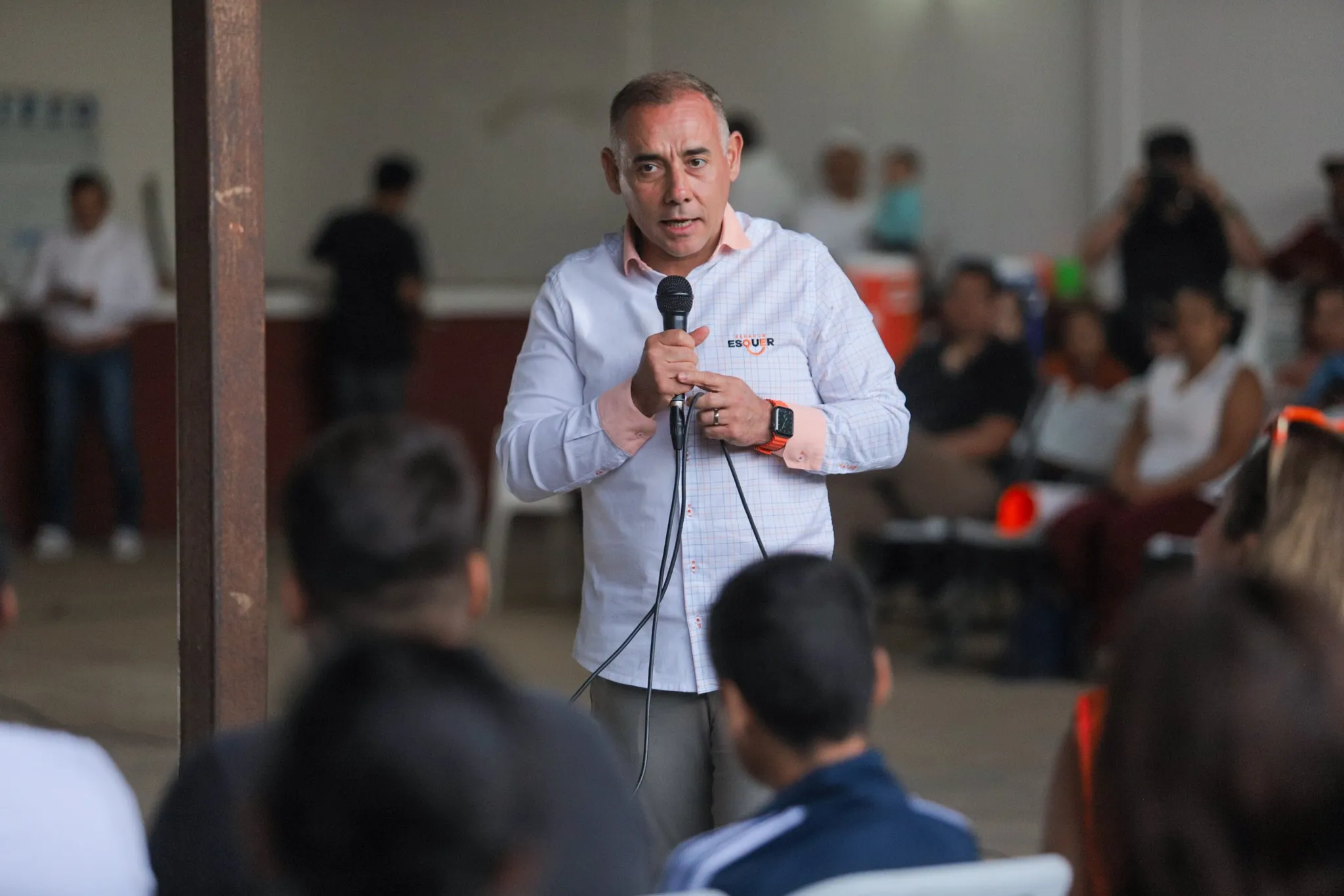 Con uso indebido de recursos y acarreo de ciudadanos se garantiza la audiencia en eventos de Alberto Esquer