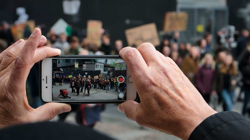 Redes Sociales: El Campo de Batalla Electoral