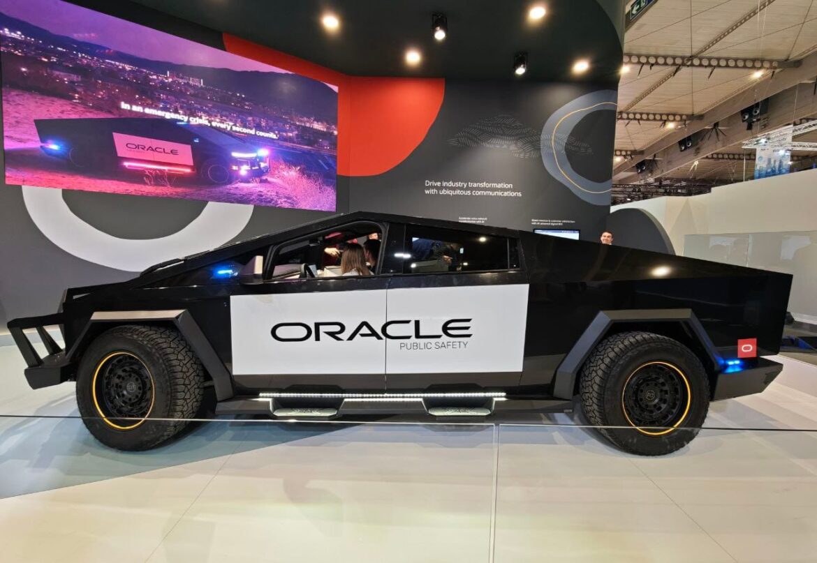 Oracle y Tesla se asocian (sin asociarse)