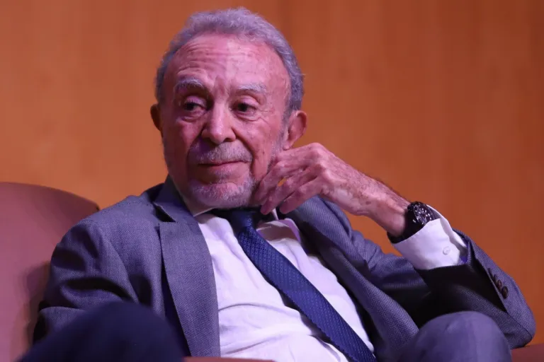 Menos obsesión fiscal y más inversión pública